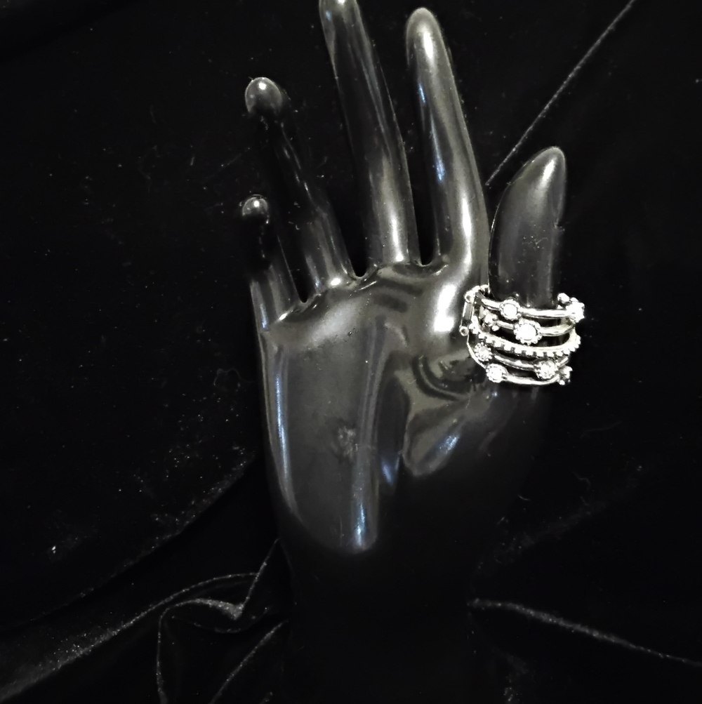 Elegant Silver Women's Ring